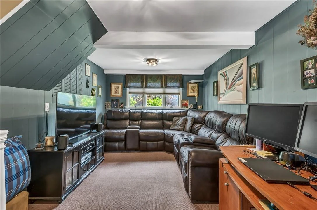 Photo of 10 Knoll Lane