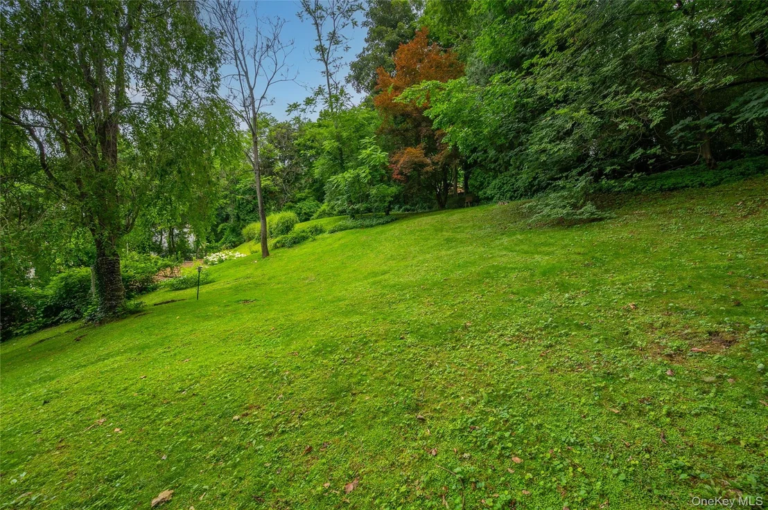 Photo of 1108 Post Road
