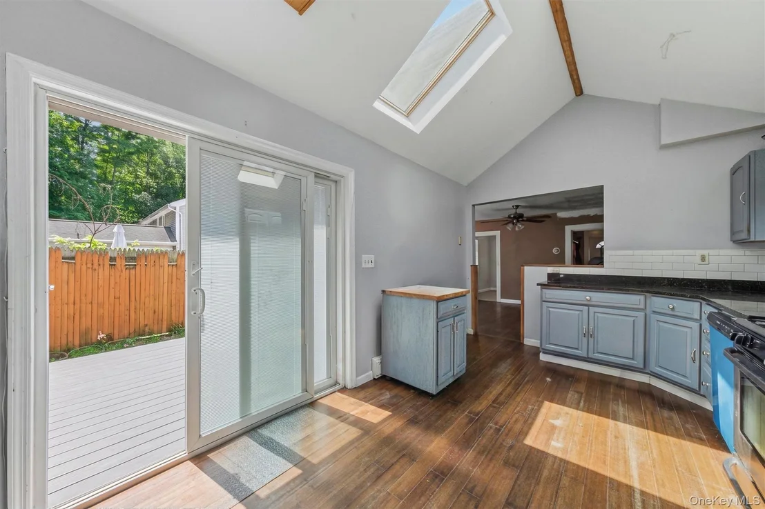 Photo of 10 Dutchess Avenue