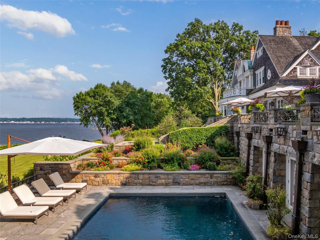Photo of 227 Dock Lane
