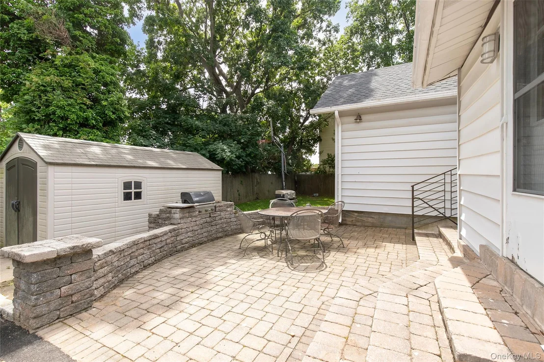 Photo of 367 Summit Avenue