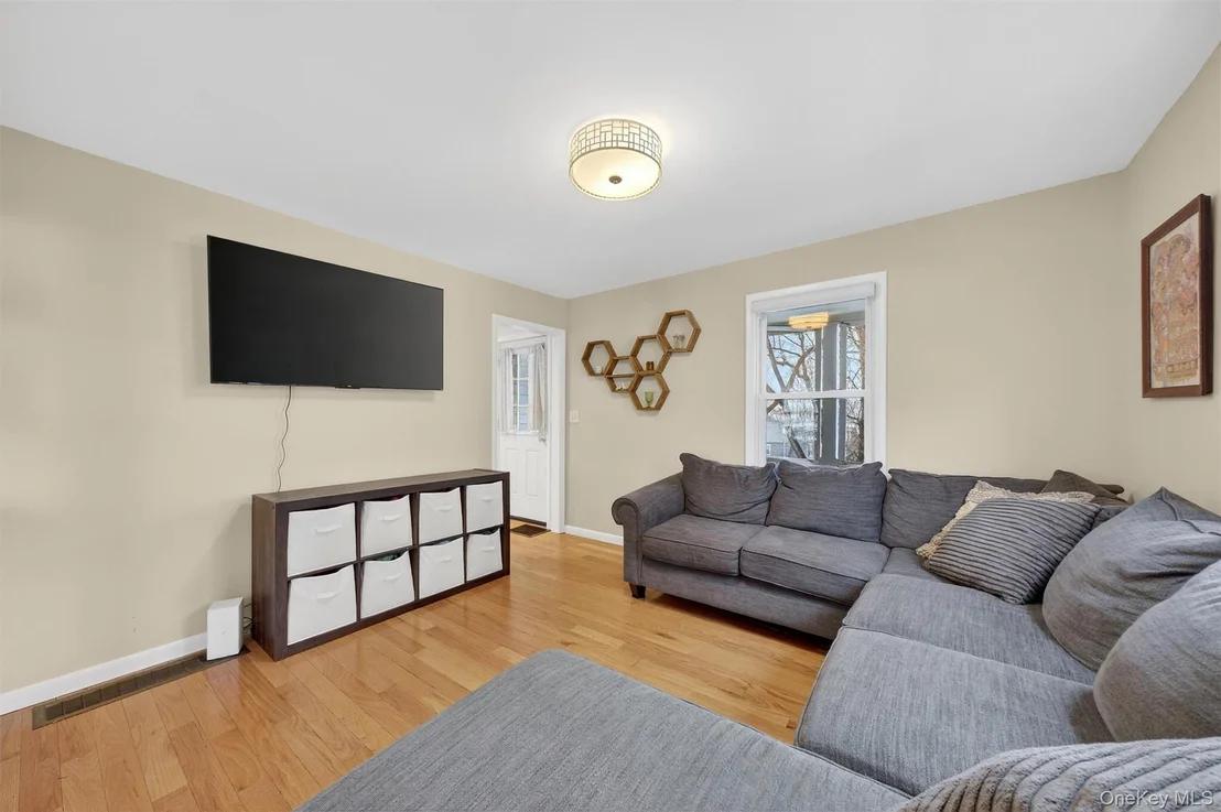 Photo of 19 Forest Avenue