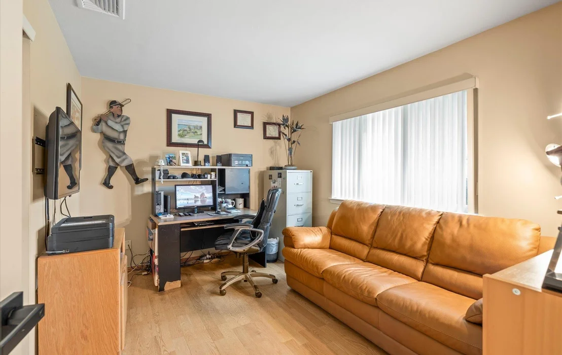 Photo of 34 Oak Meadow Road