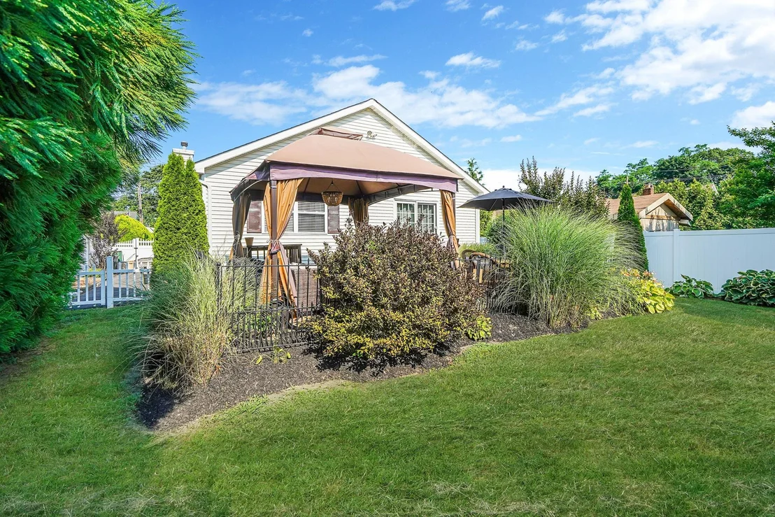 Photo of 4 Ferndale Boulevard
