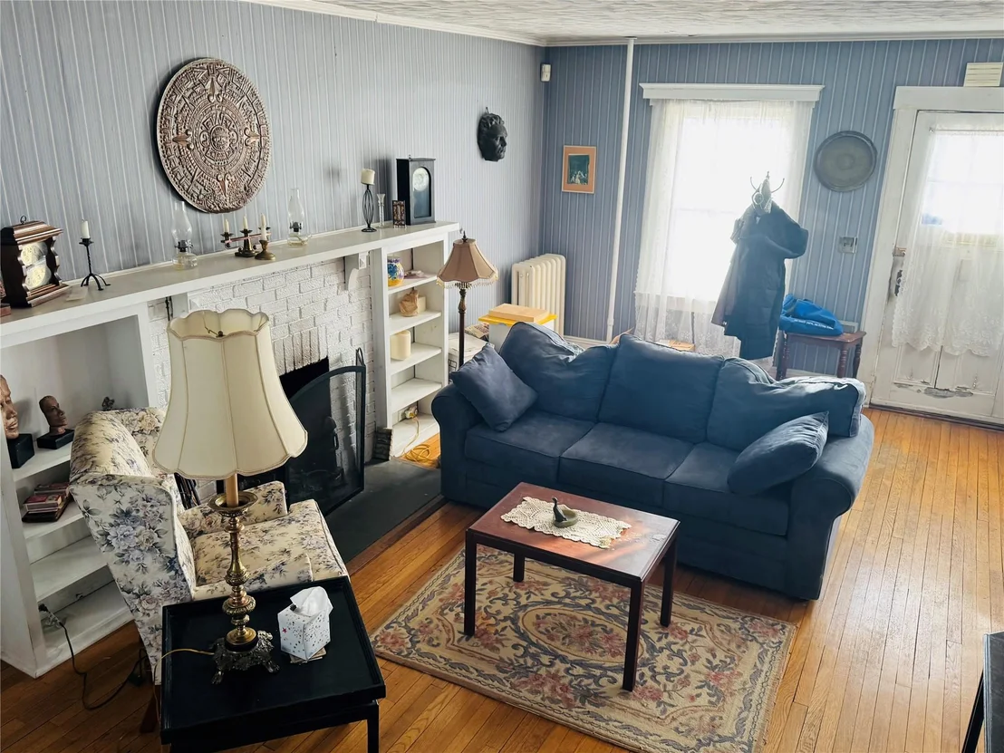 Photo of 2923 Carnation Avenue