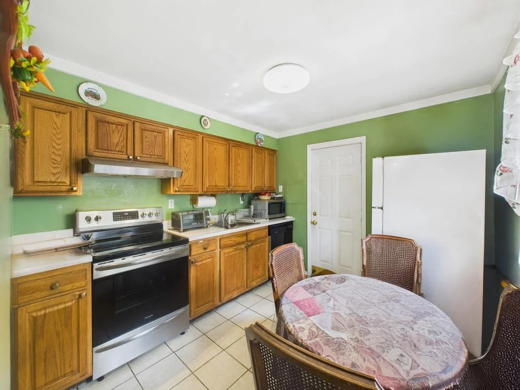 Photo of 335 Loring Road