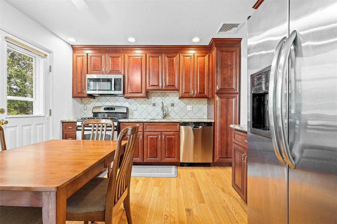 Photo of 18 Eakman Drive