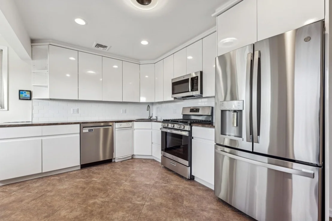 Photo of 2836 Bay Drive