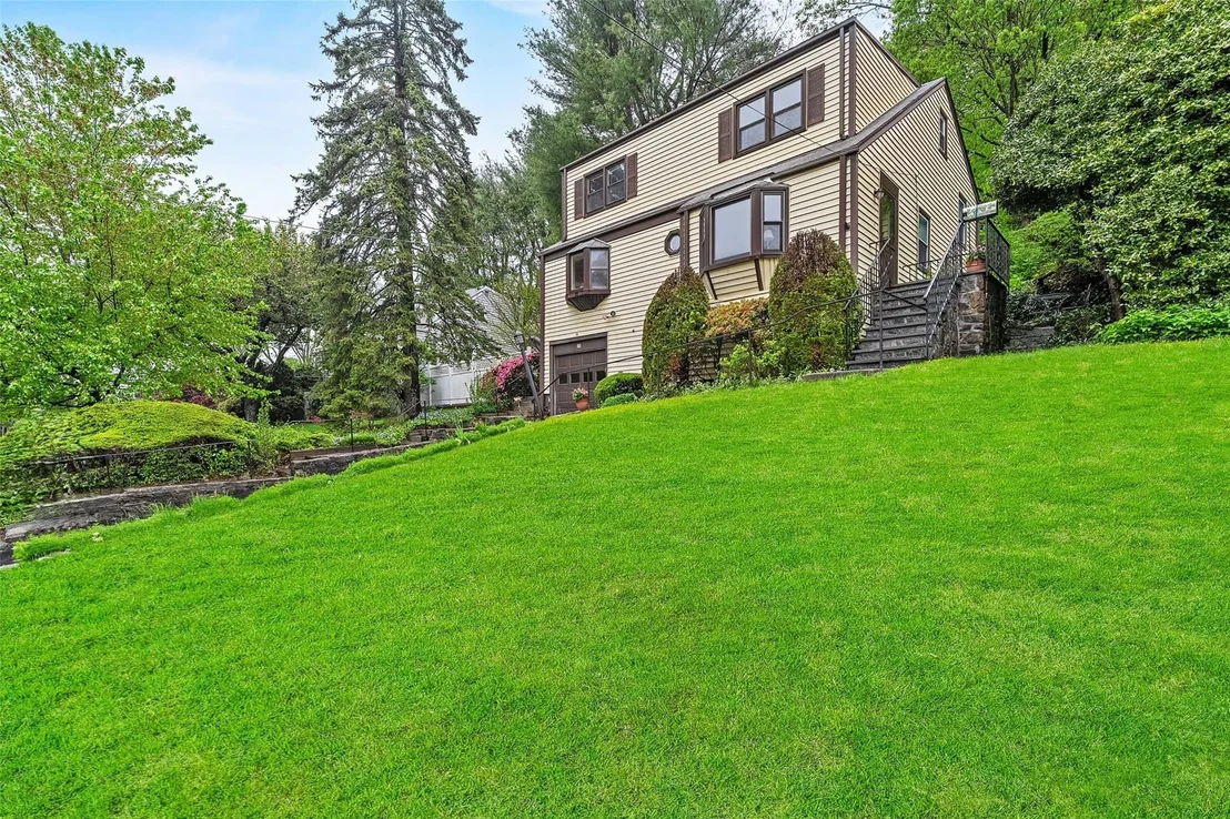 Photo of 16 Garretson Road