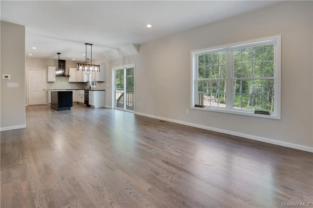 Photo of 10 Red Oaks Mill Road