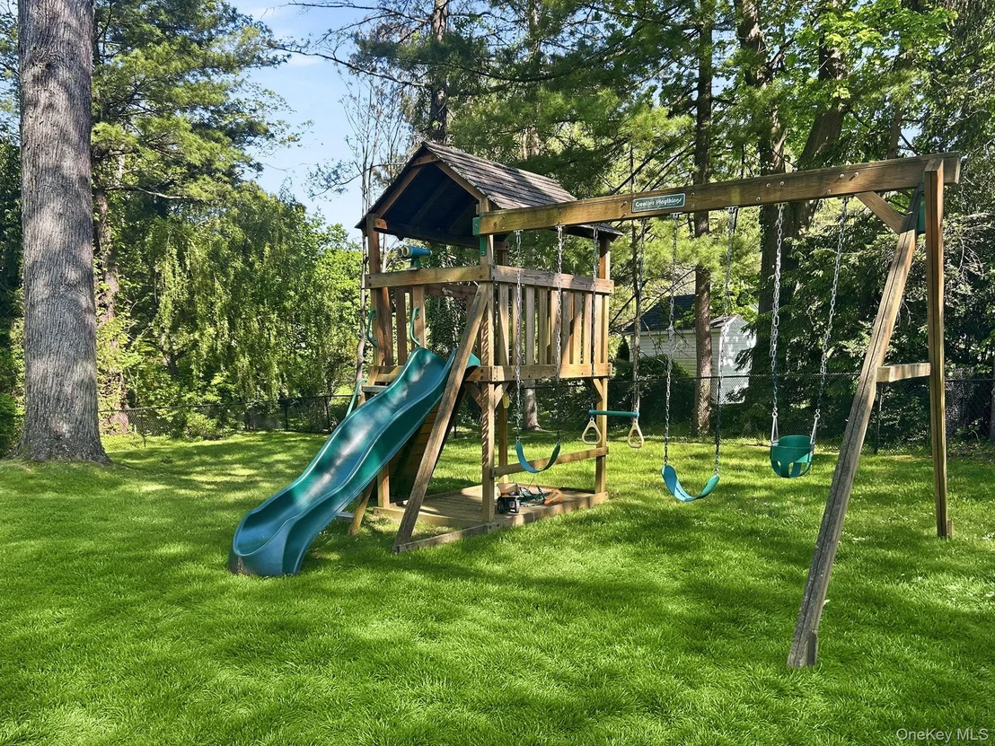 Photo of 440 Sterling Road