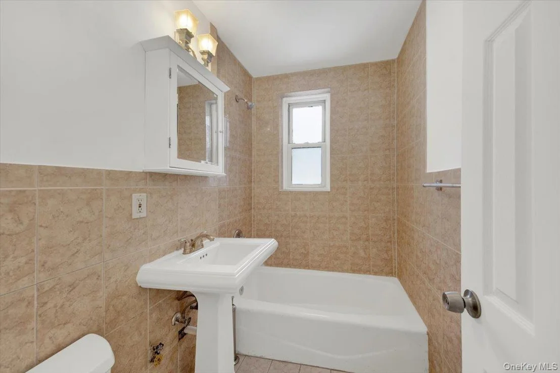 Photo of Unit 3C at 811 Bronx River Road
