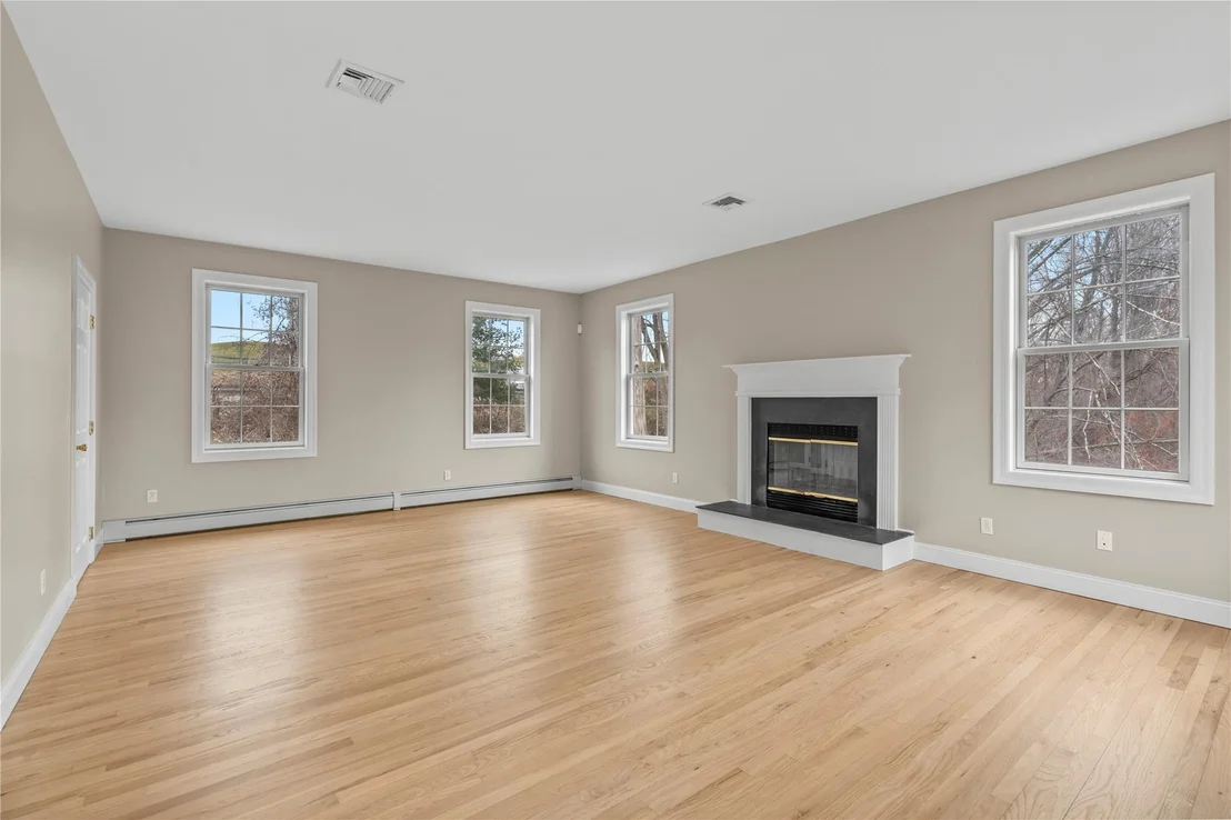 Photo of 160 Simpson Road