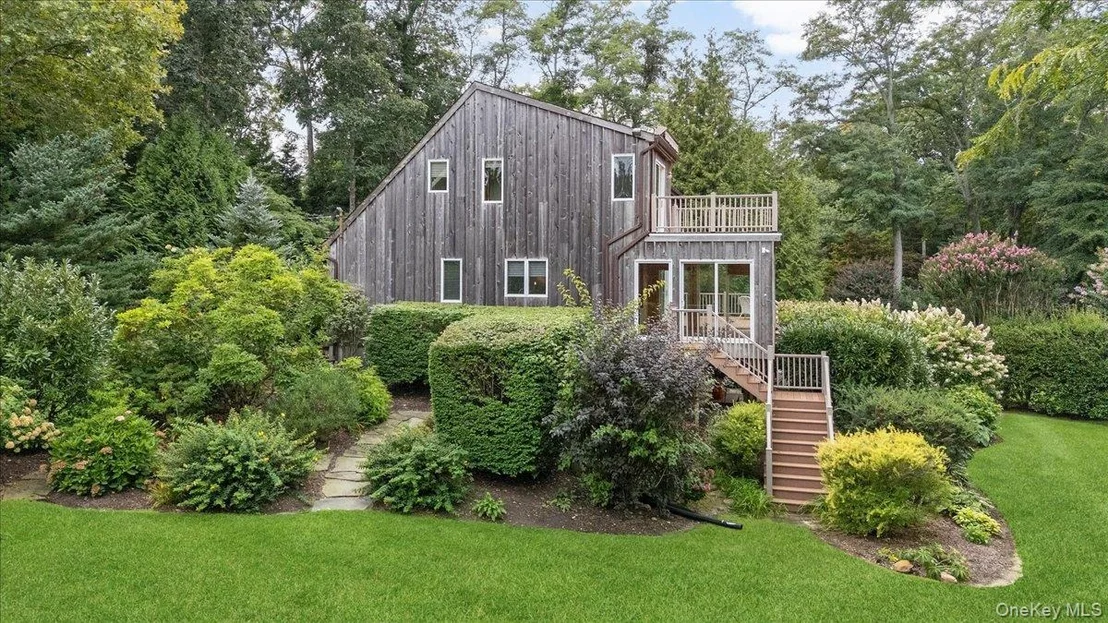 Photo of 2785 Noyack Road