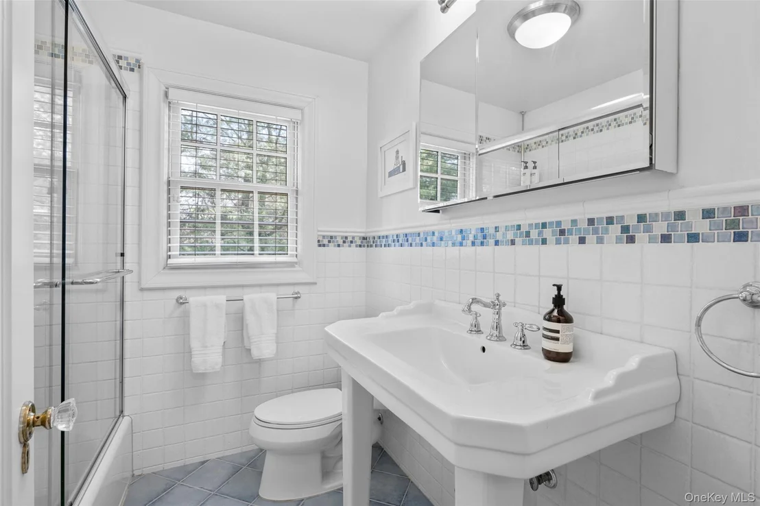 Photo of 210 Cliff Avenue