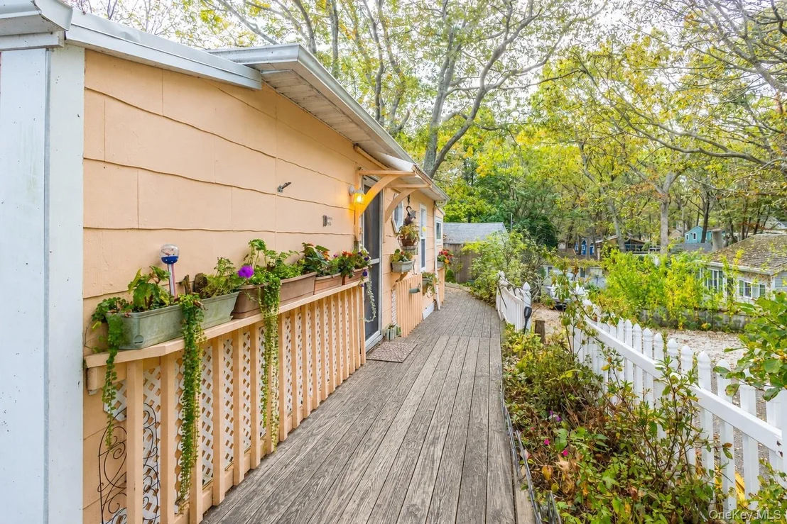 Photo of 10 Acorn Path