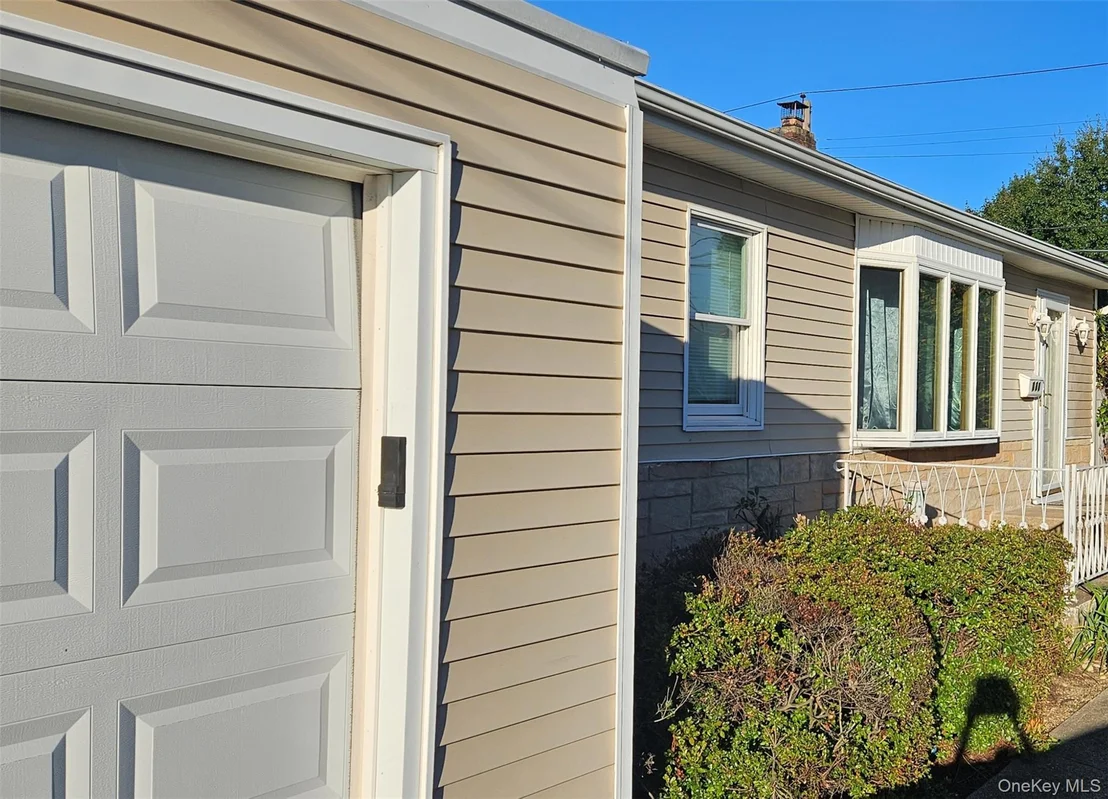 Photo of 132 Maple Avenue
