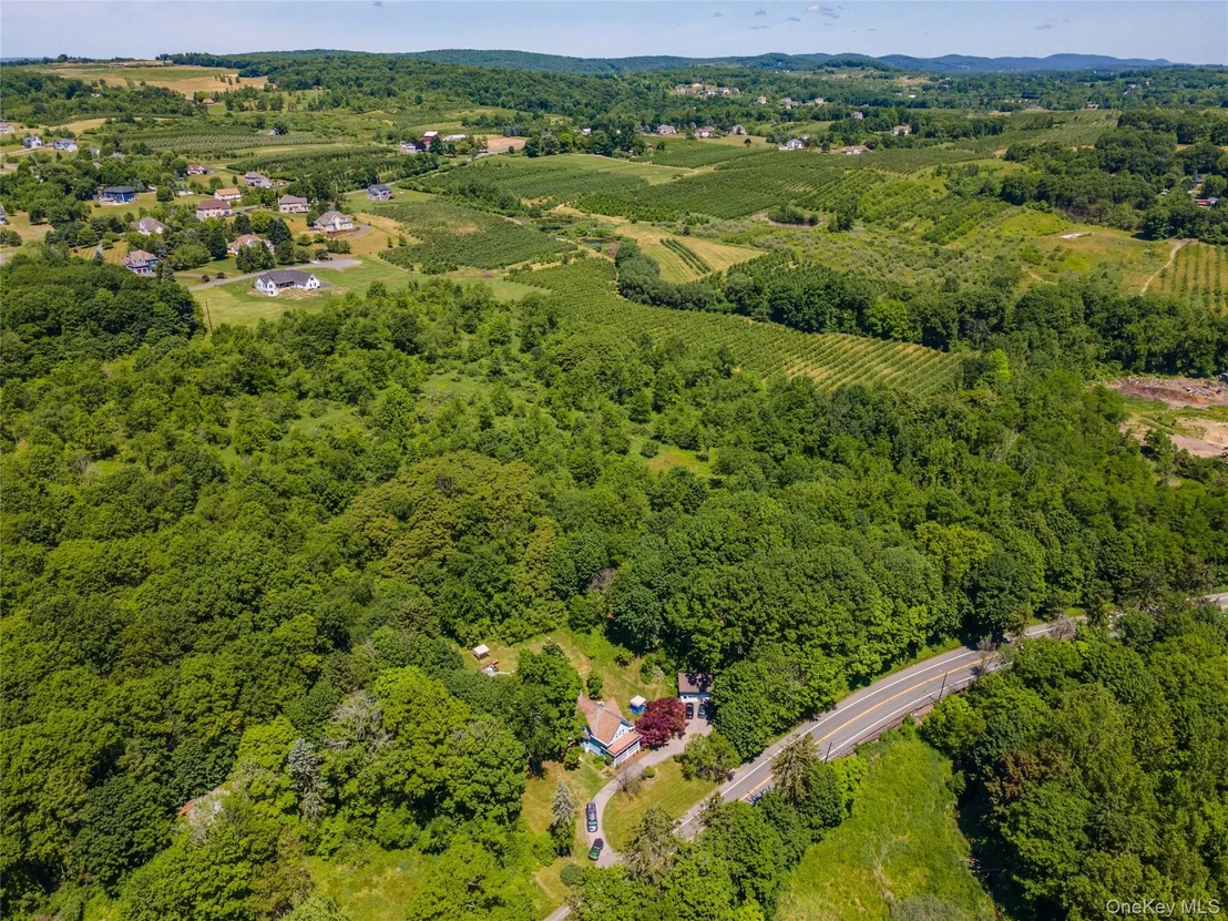 Photo of 5375 Route 9W