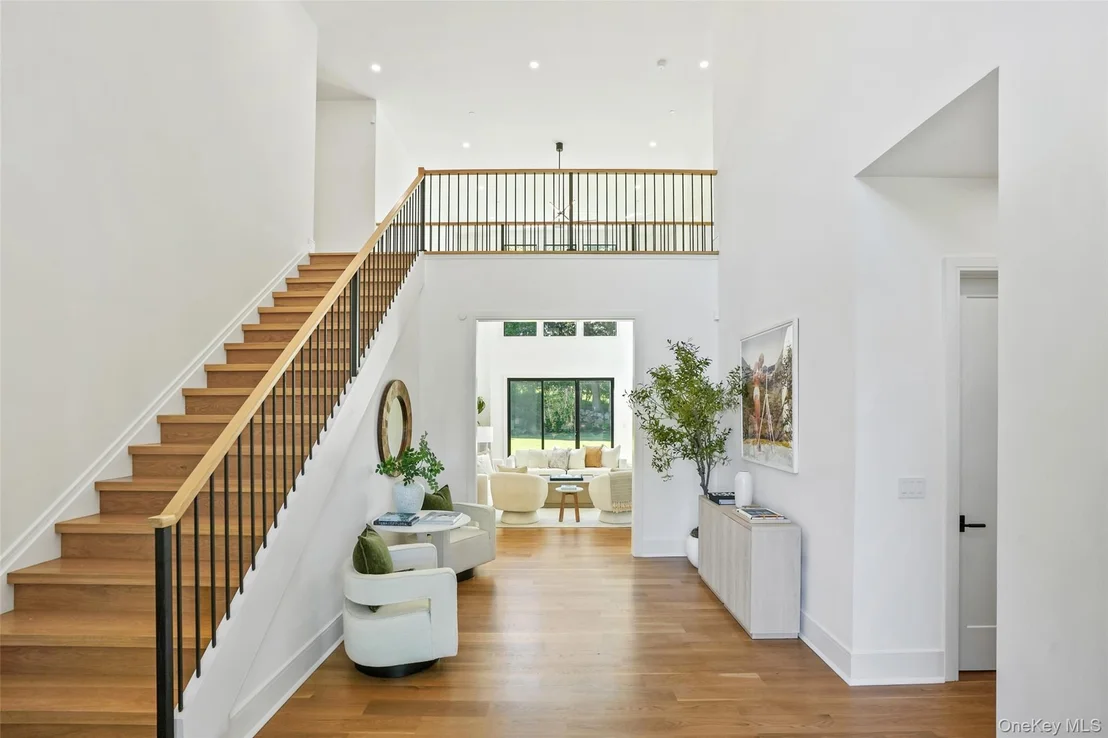Photo of 11 Boxwood Lane