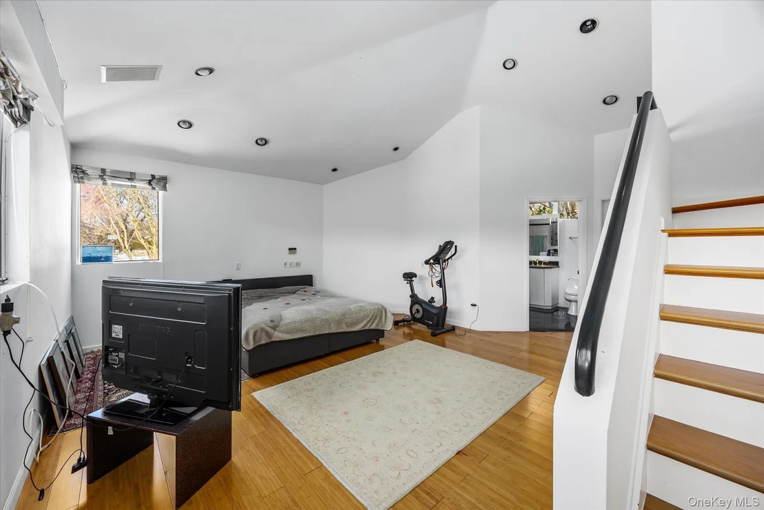 Photo of 20 Henhawk Road