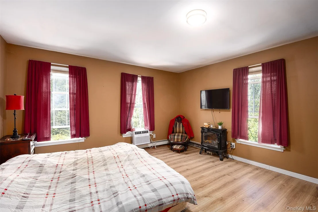 Photo of 250 Highview Road