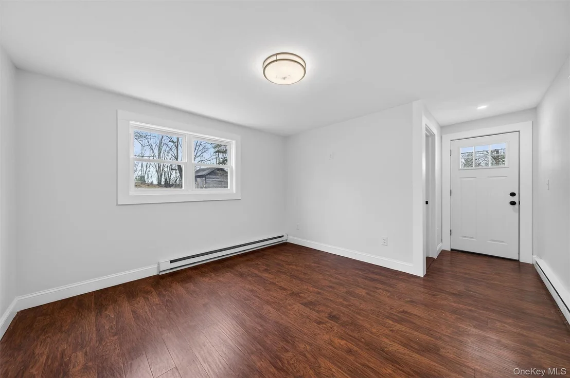 Photo of 8 Lawrence Lane