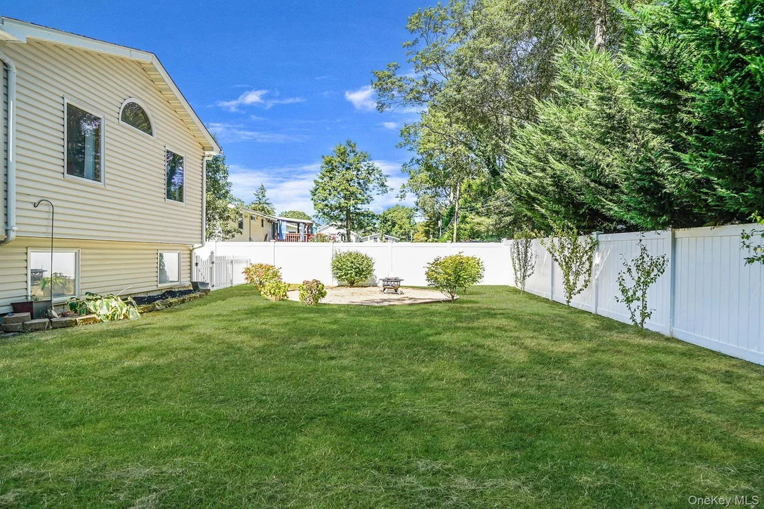 Photo of 7 Deepdale Drive