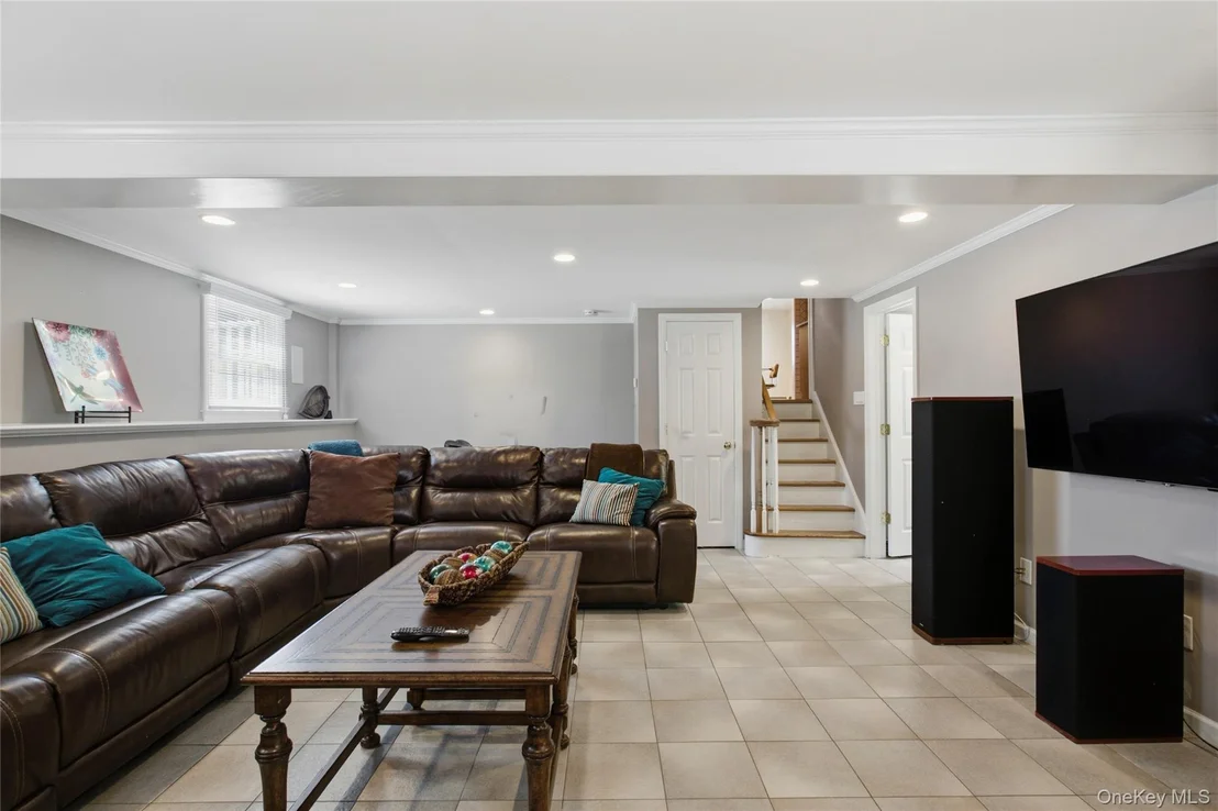 Photo of 32 Meadow Ridge Road