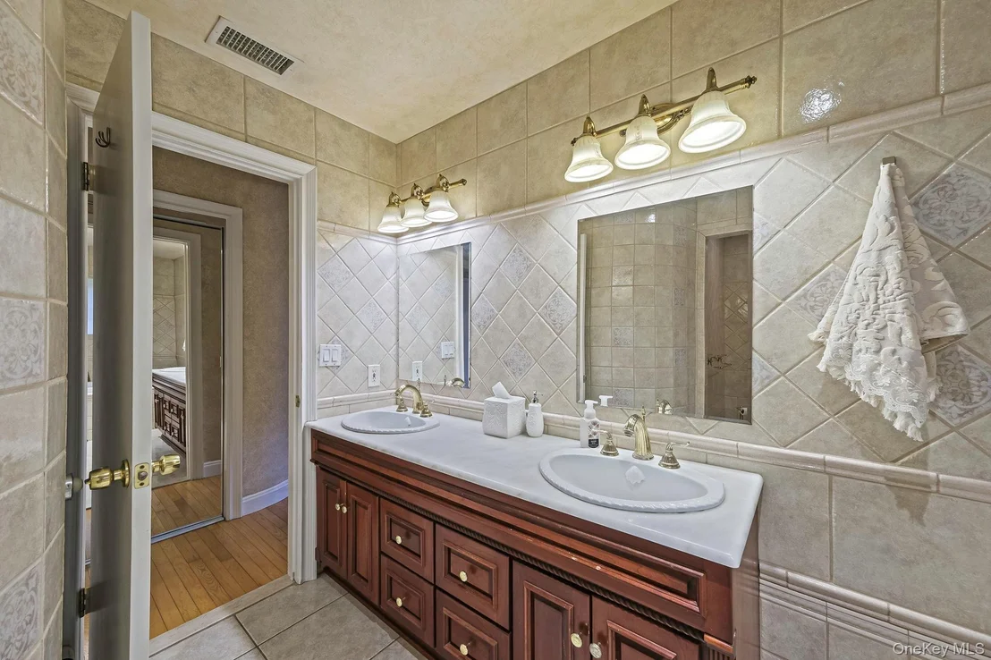 Photo of 14 Jesse Way