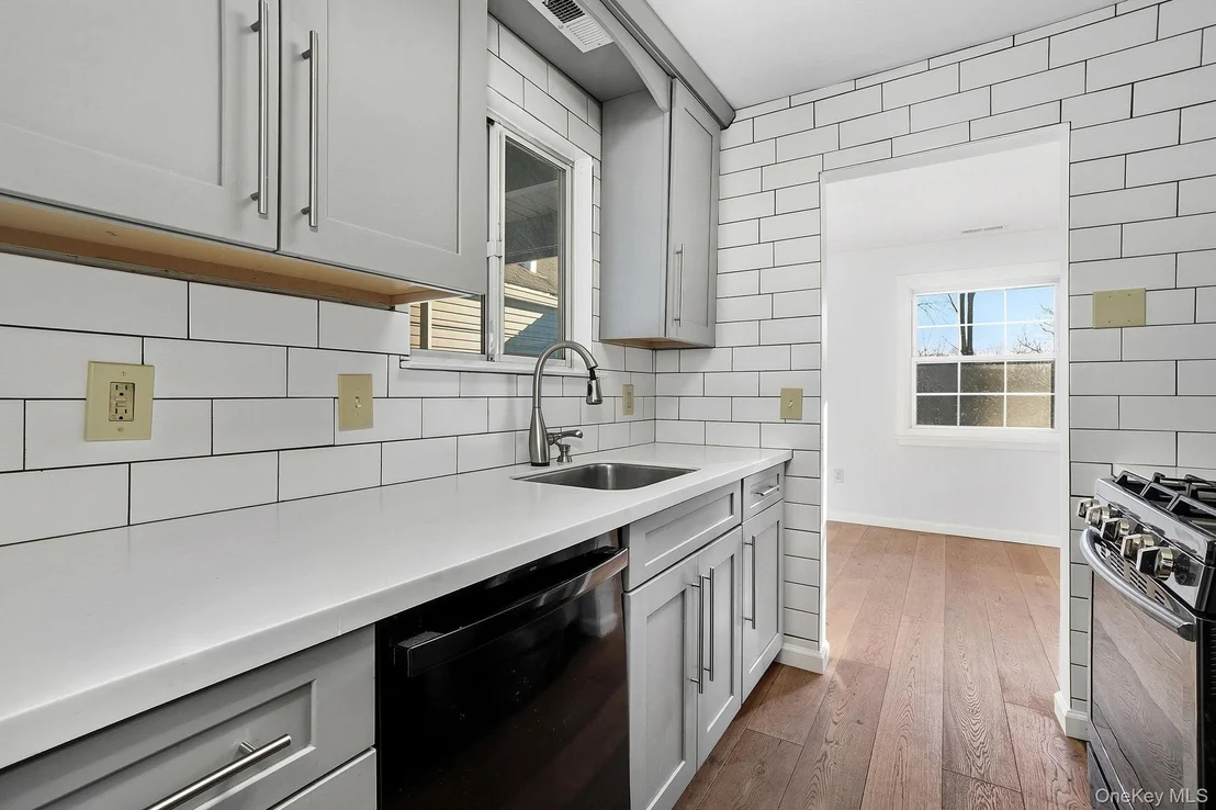Photo of Unit E at 500 Commons Way