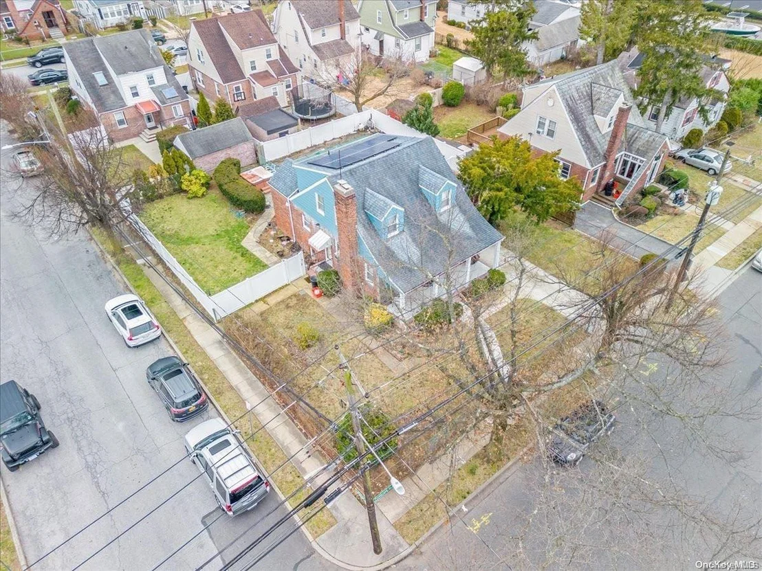 Photo of 589 Pinebrook Avenue