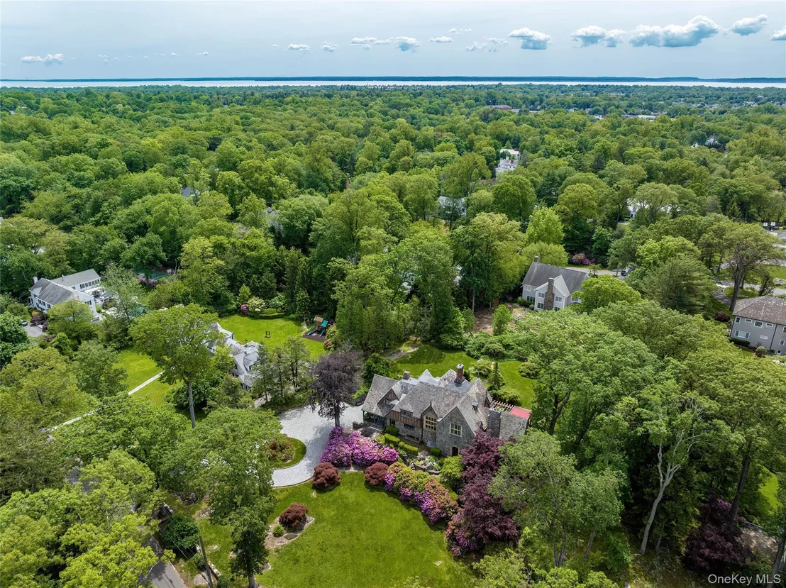 Photo of 294 Sterling Road