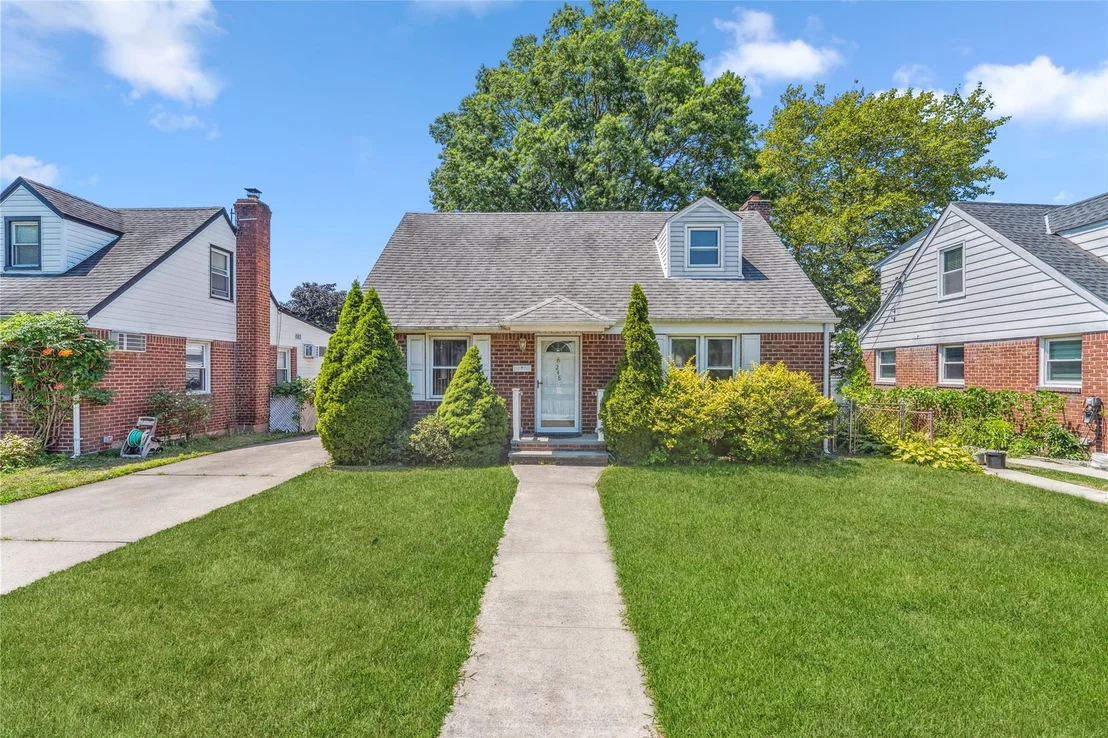 Photo of 248 Cushing Avenue