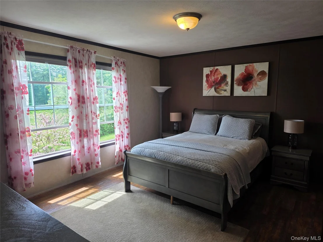 Photo of 559 Lake Road