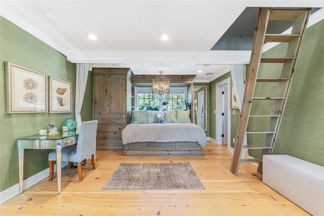 Photo of 300 Maple Street
