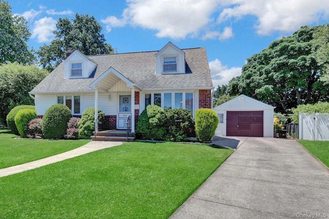 Photo of 955 Cedar Court