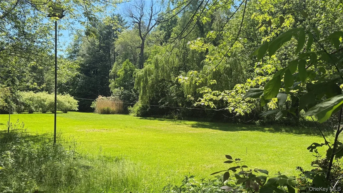 Photo of 1588 Route 212