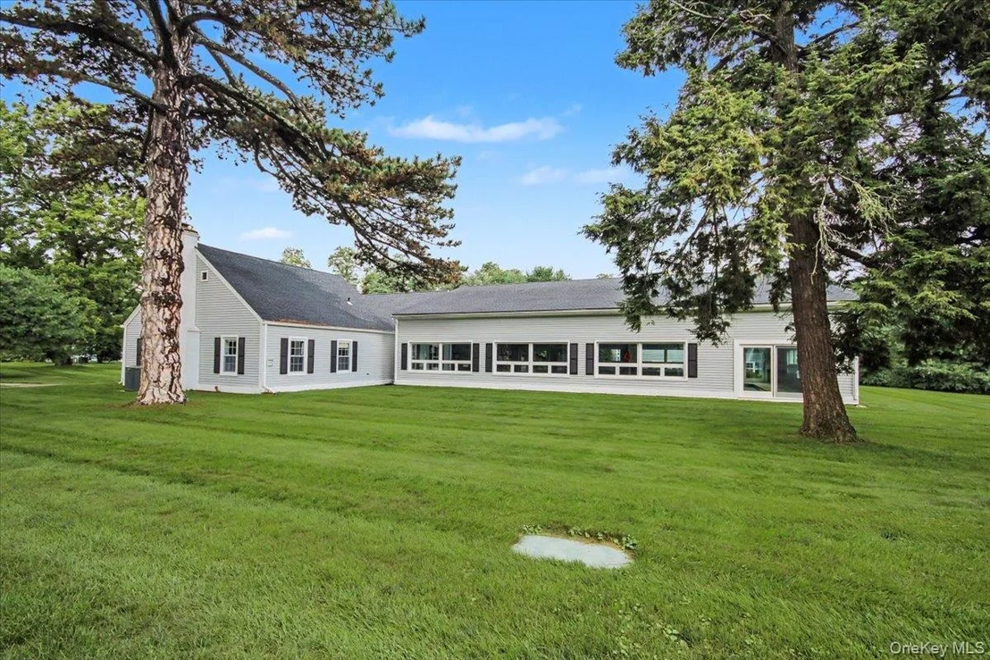Photo of Unit D at 902 Commons Way