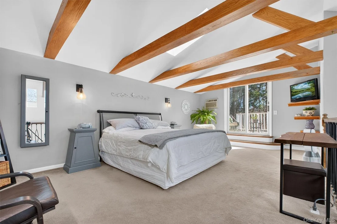 Photo of 255 Haviland Drive