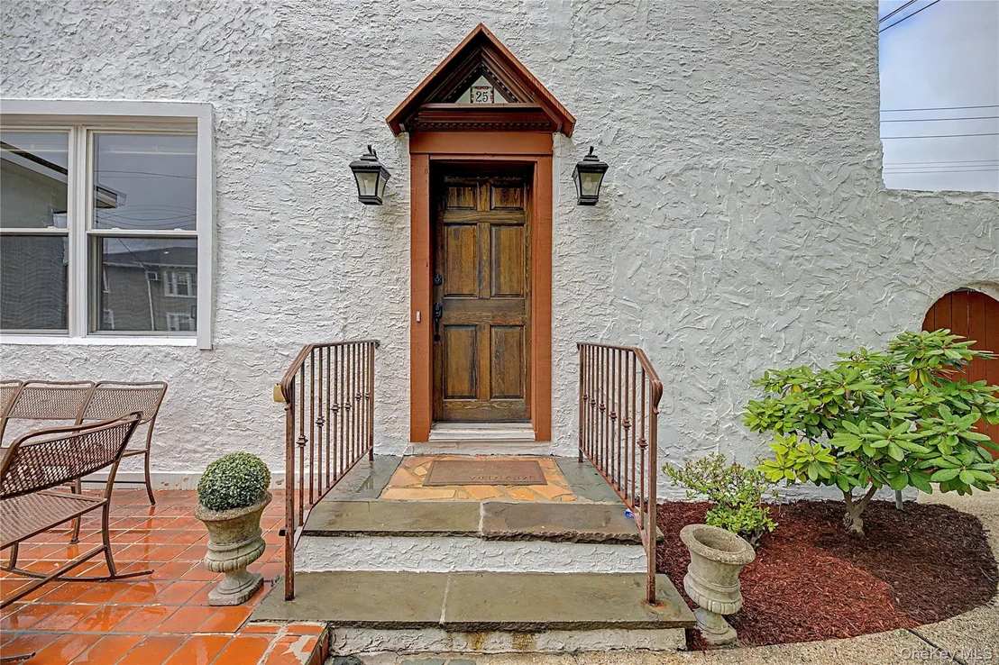 Photo of 25 Longmeadow Road