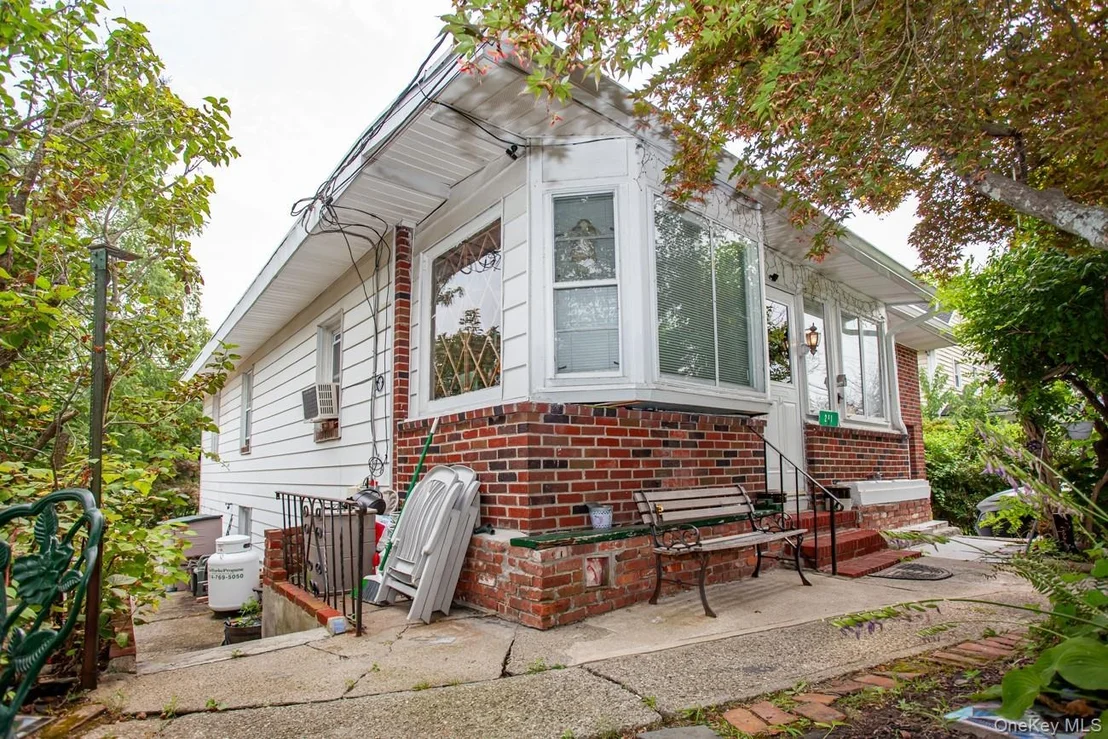 Photo of 211 Broadway