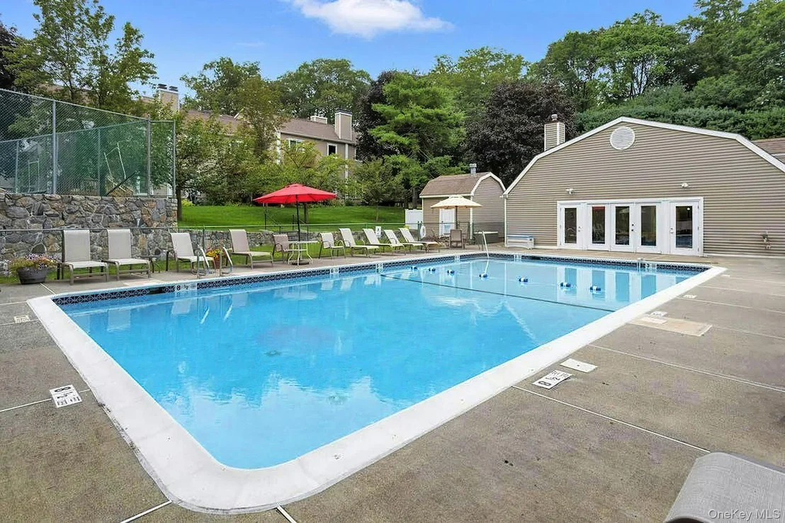 Photo of 6 Spring Pond Drive