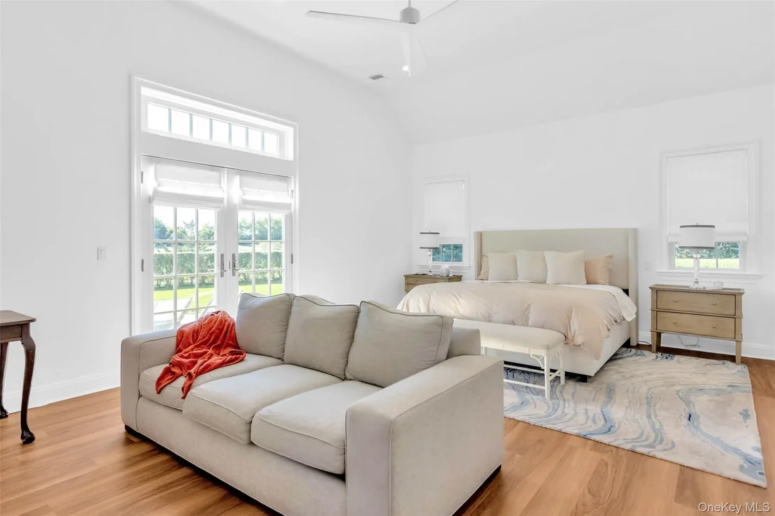 Photo of 350 Laurel Way