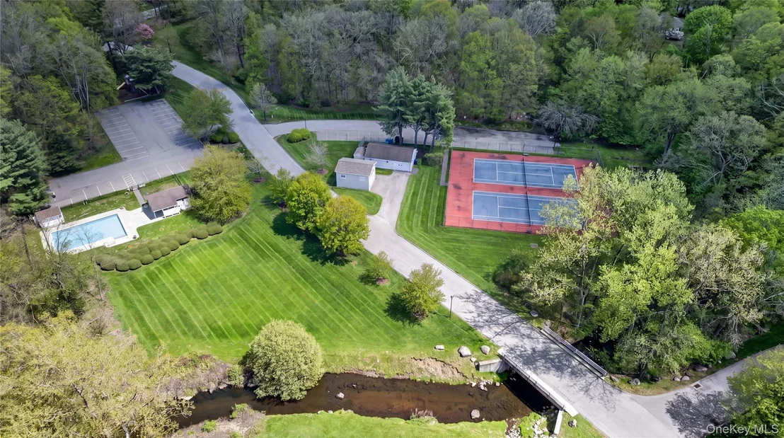 Photo of 70 Krystal Drive