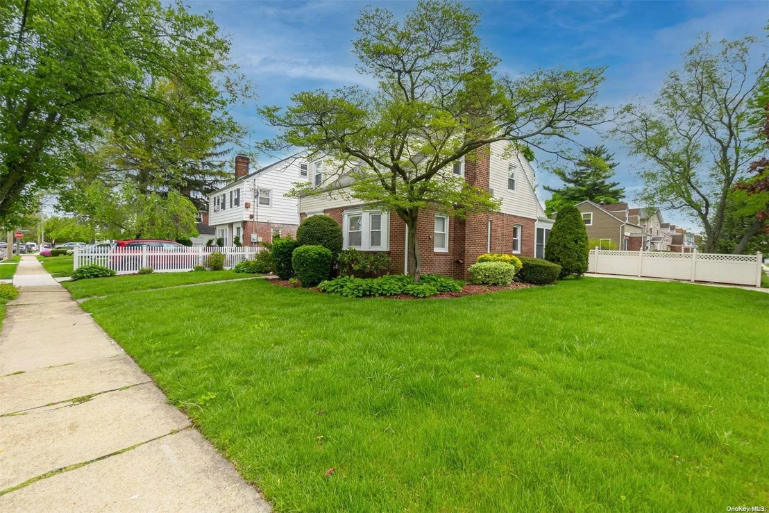 Photo of 220 Cedar Street