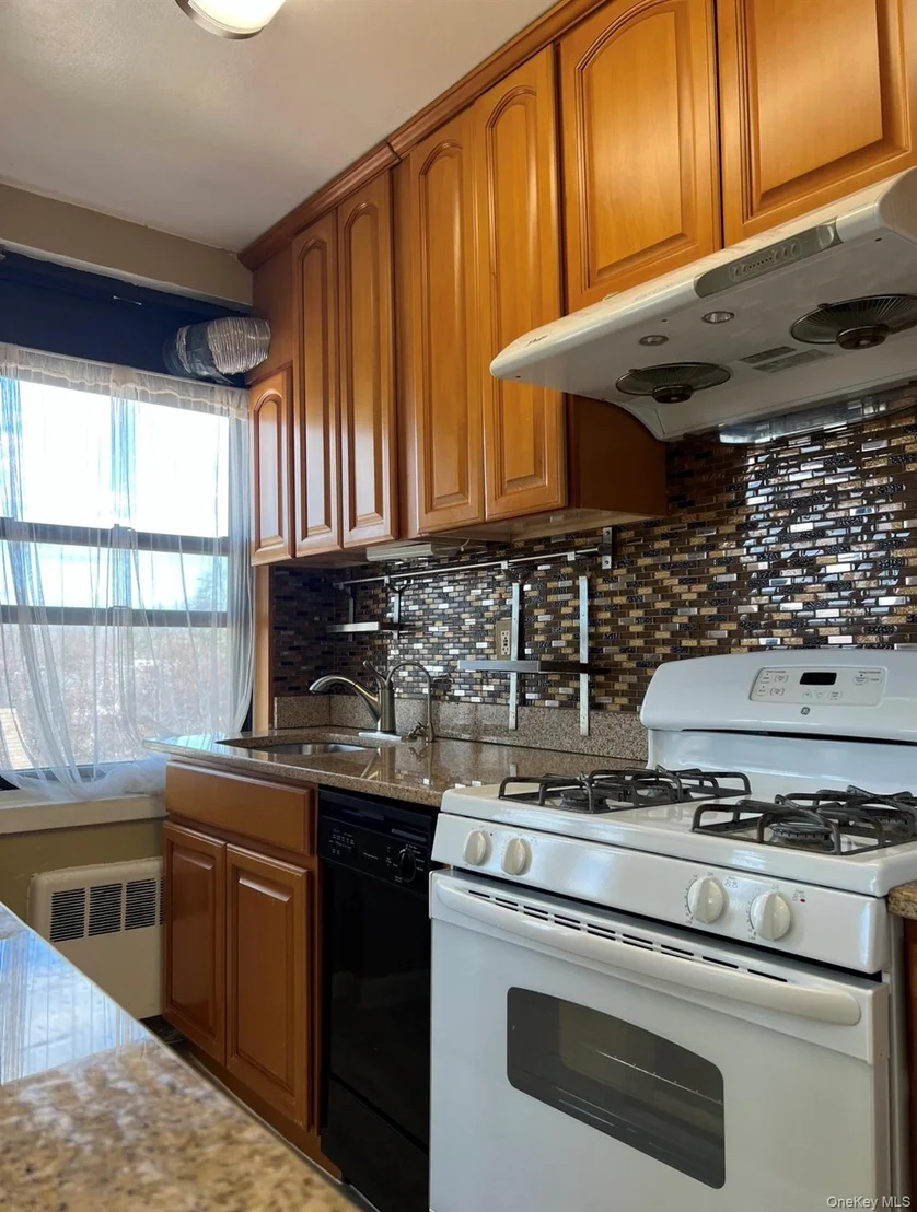 Photo of Unit 3H at 1 Maple Drive