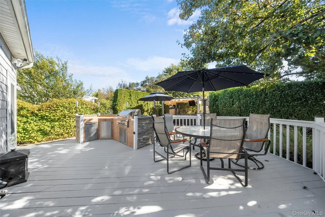 Photo of 156 Cabot Road