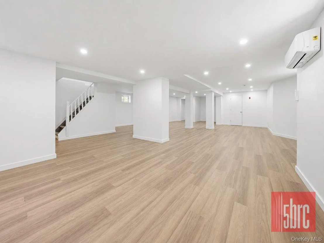 Photo of 1205 Beverley Road