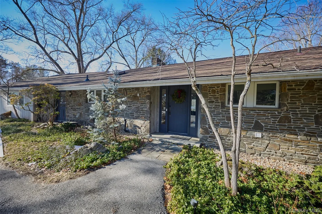 Photo of 90 Cedar Avenue