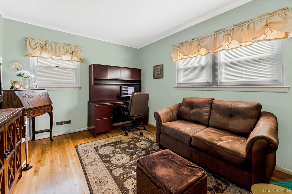 Photo of 33 Dexter Road